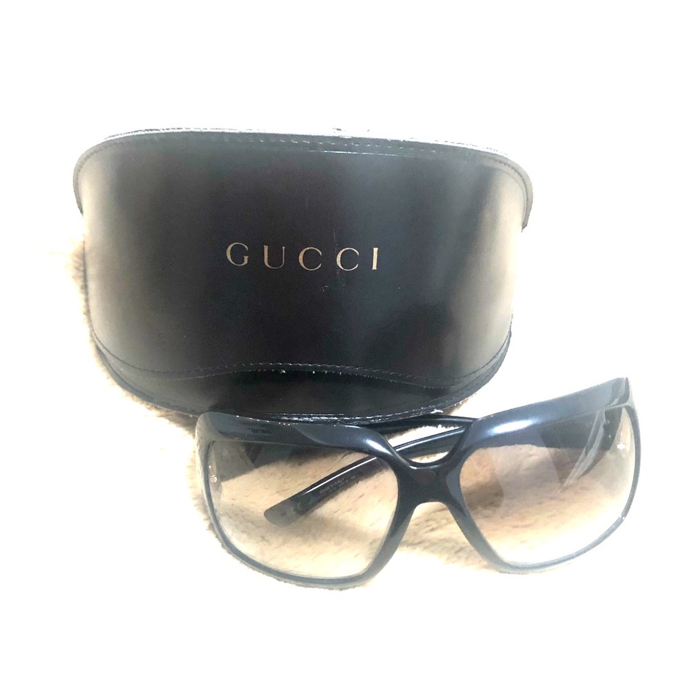 Gucci Sunglasses with Genuine Leather Case